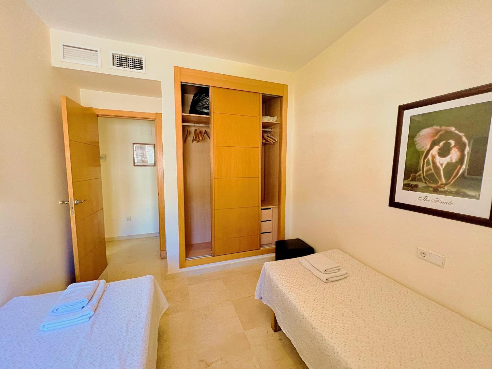 Beautiful Apartment With Pools, Playground And Paddle Tennis - Family Friendly And Near Vithas Hospital - Free Parking In Garage Беналмадена Екстериор снимка